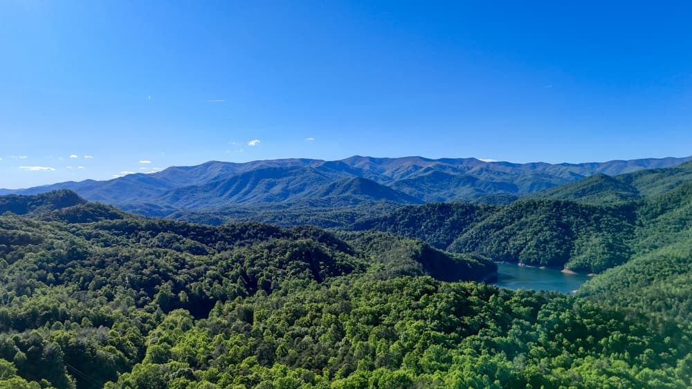 A DRONE SHOT FROM ABOVE ROUND HILL LODGE SHOWING A PORTION OF THE PANORAMIC SCENE--COURTESY DON CASADA